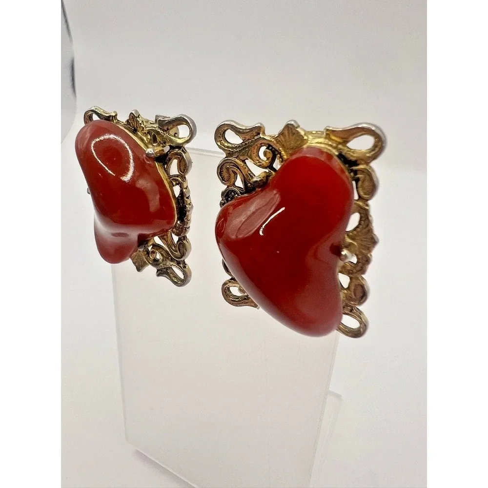 Vintage Red Cabochon Clip On Earrings‎ Gold Tone Filigree Retro Statement Glam
